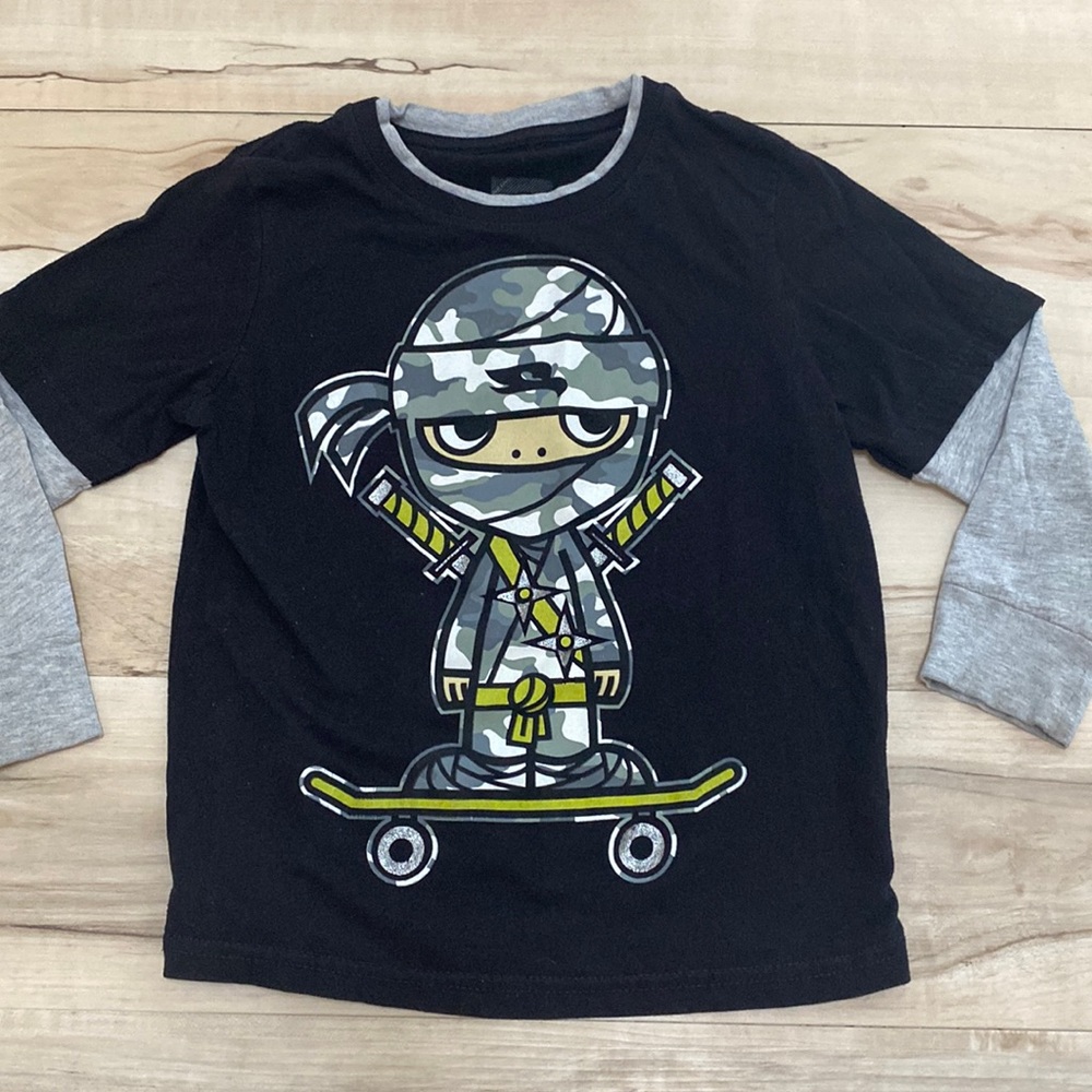 Tony Hawk Skateboarding Ninja Size 5/6 Long Sleeve Tee Shirt.